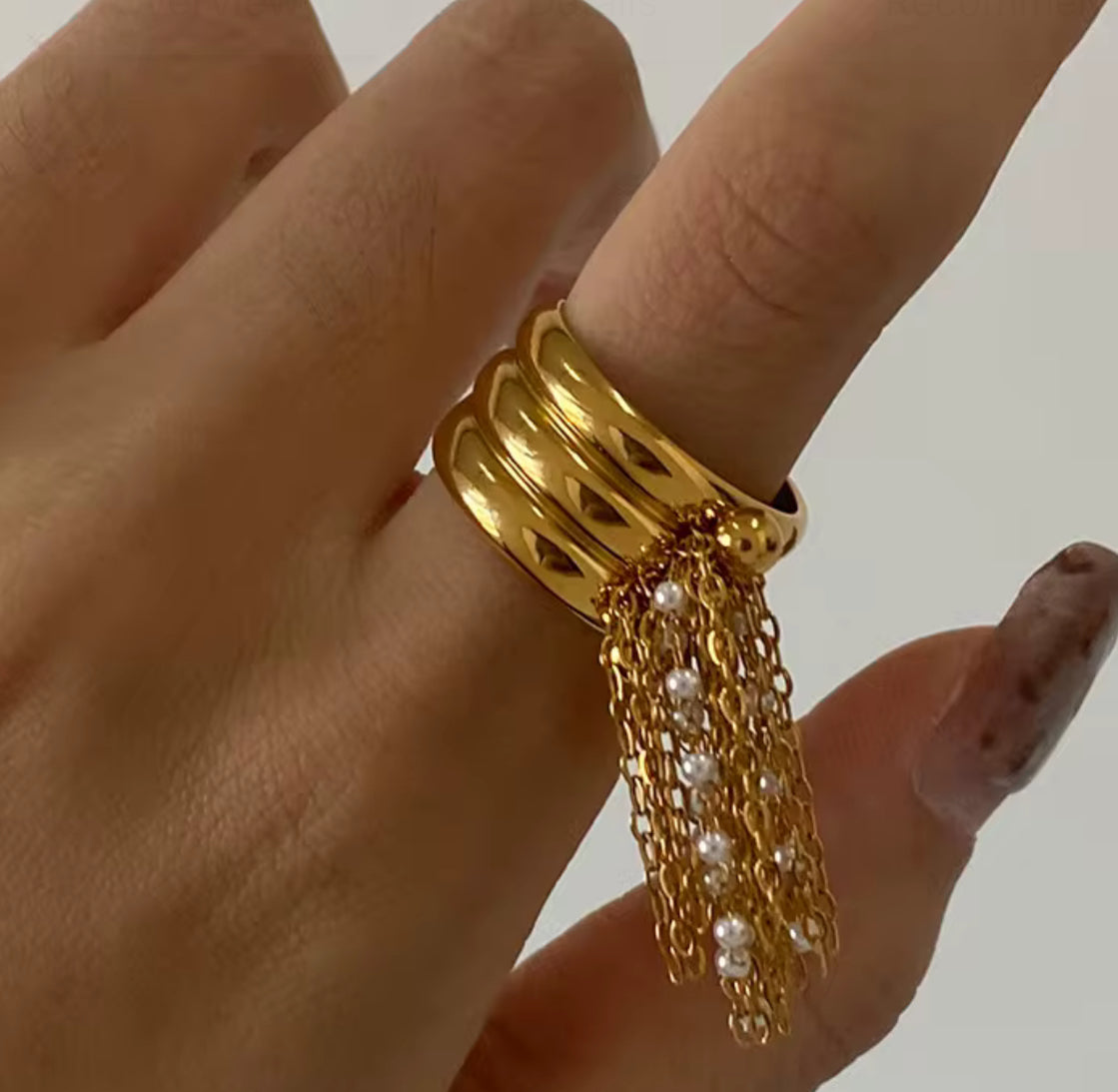 Lucia Ring