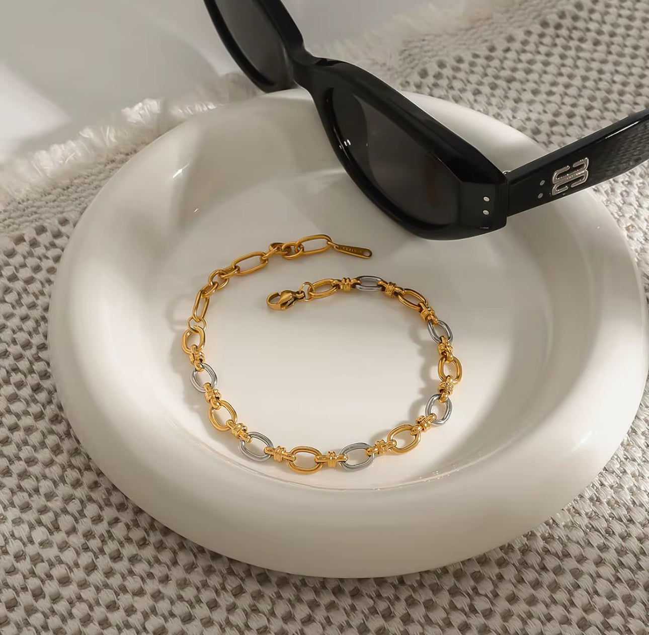 Lila Bracelet
